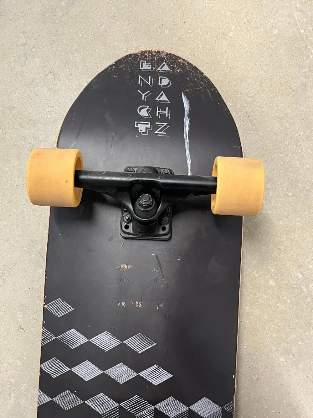 Landyachtz ATV Perfecto Q-Binski skateboard